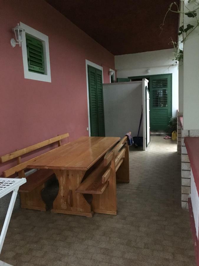 Apartments Ankica Kampor Exterior photo